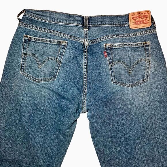 Levi’s 505 Vintage Straight Leg Jeans in Distressed Blue Wash Women’s 12S - Picture 7 of 9